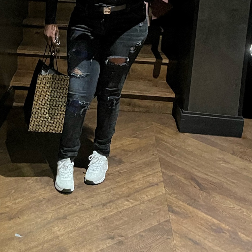 AMIRI Black Skinny Jeans with Sleek Design